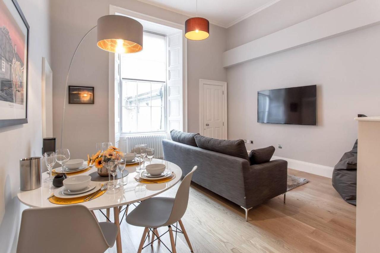 Altido Stylish 1-Bed Flat In The Heart Of New Town Appartement Edinburgh Buitenkant foto